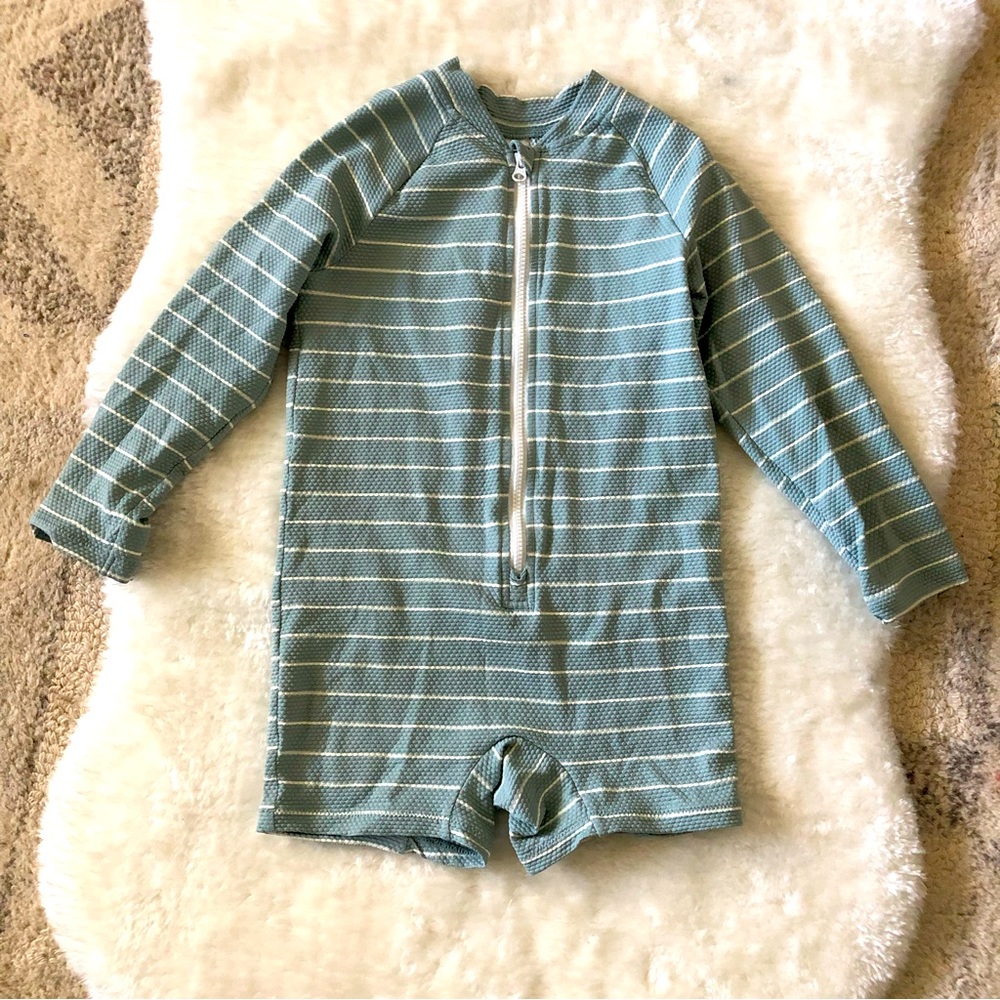 2/$10 🍁H&M one piece swimsuit UPF 50